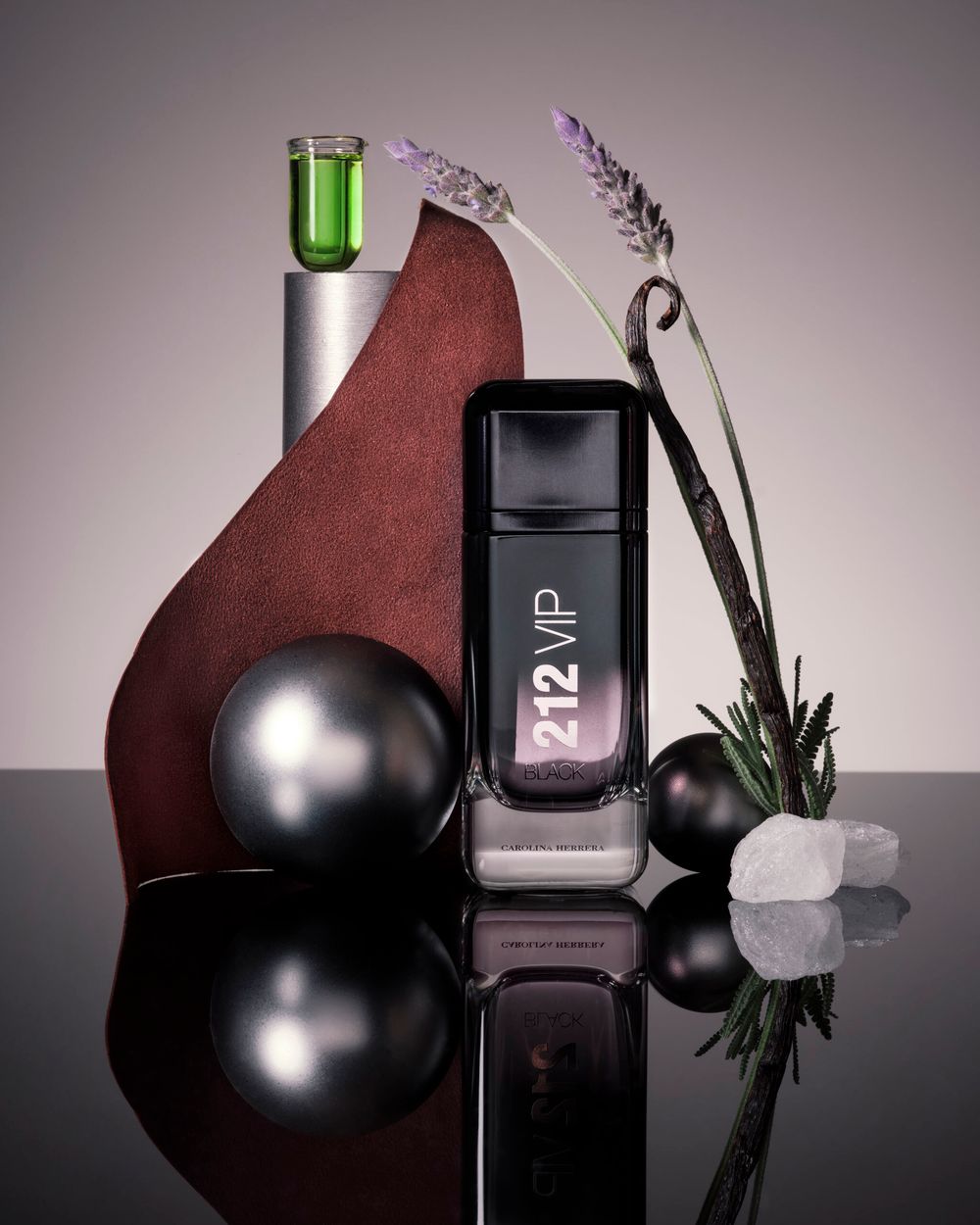 Carolina Herrera 212 VIP Black Eau De Parfum For Men